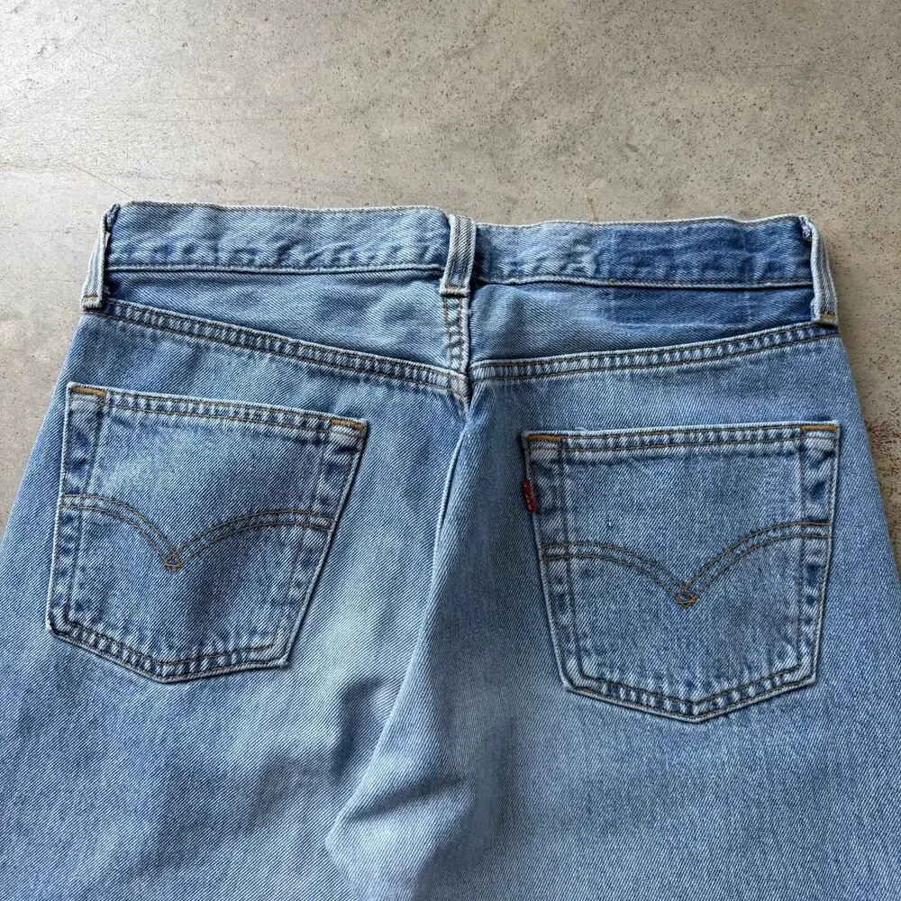 Vintage 90’s Levi’s 501 Straight Leg Retro Blue Jeans Size 29x27 Made in USA